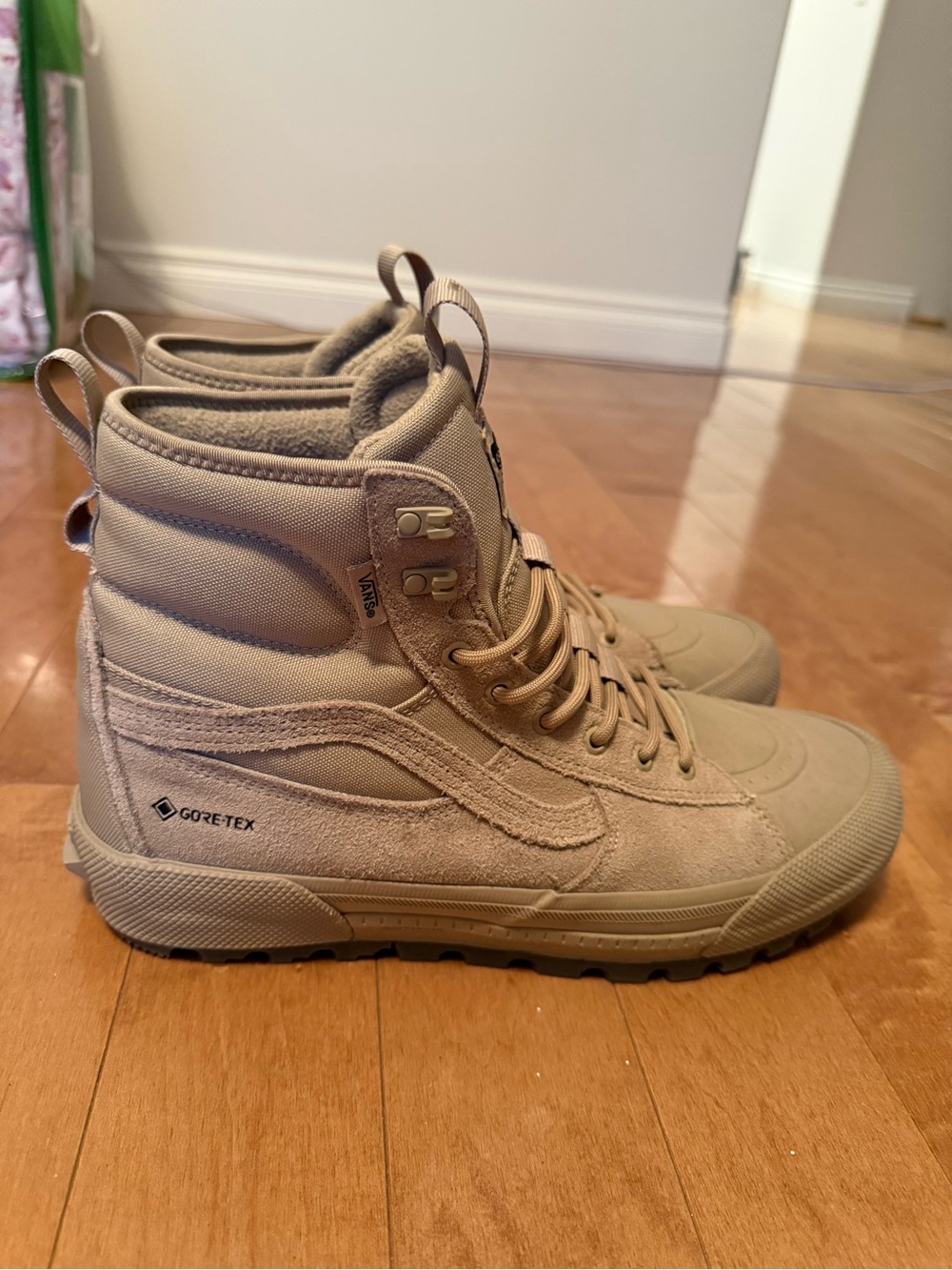 VANS Sk8-Hi GORE-TEX Insulated Shoe